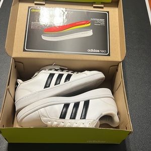 Sz 6 adidas